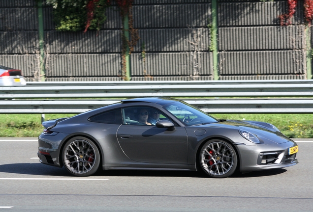 Porsche 992 Carrera 4S