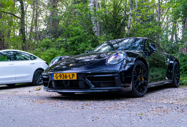 Porsche 992 Carrera 4S