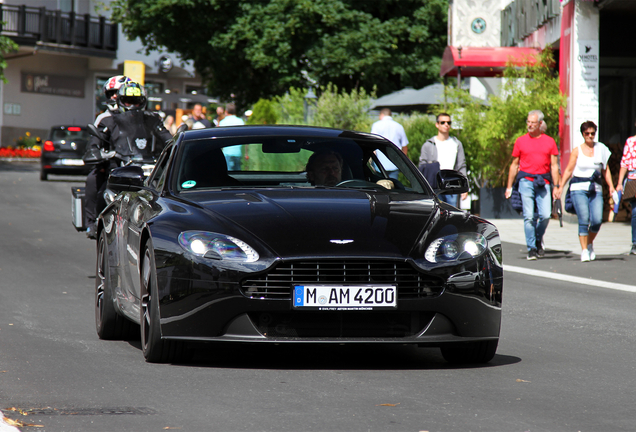 Aston Martin V8 Vantage 2012