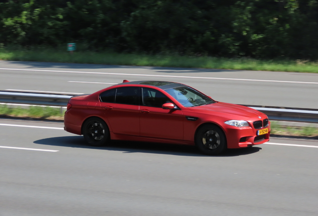 BMW M5 F10 2011