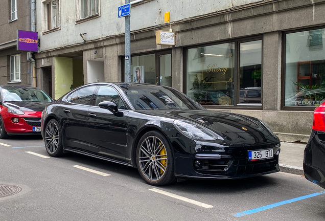 Porsche 971 Panamera Turbo