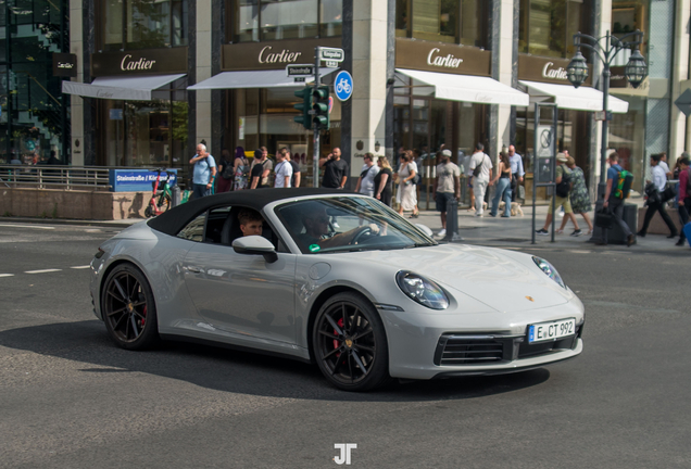 Porsche 992 Carrera 4S Cabriolet