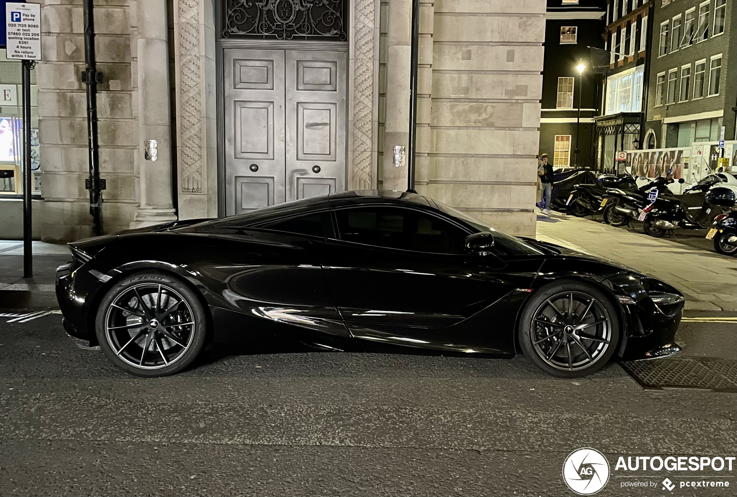 McLaren 720S