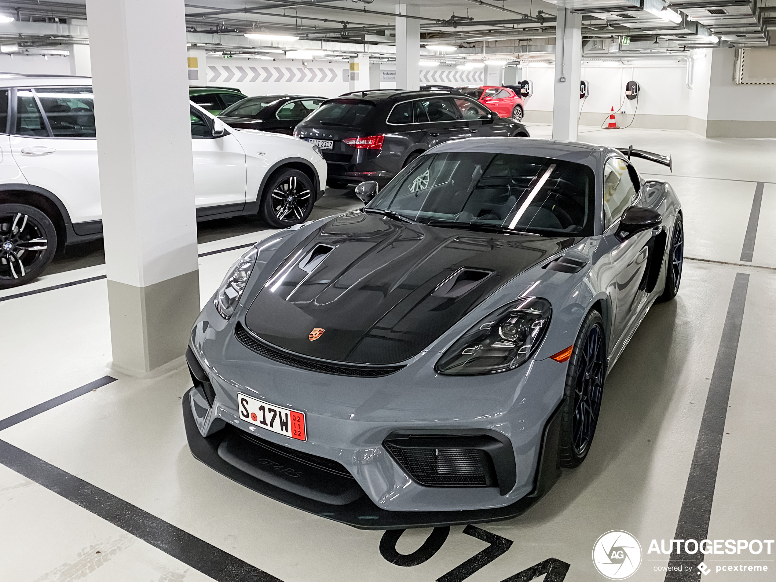 Porsche 718 Cayman GT4 RS Weissach Package