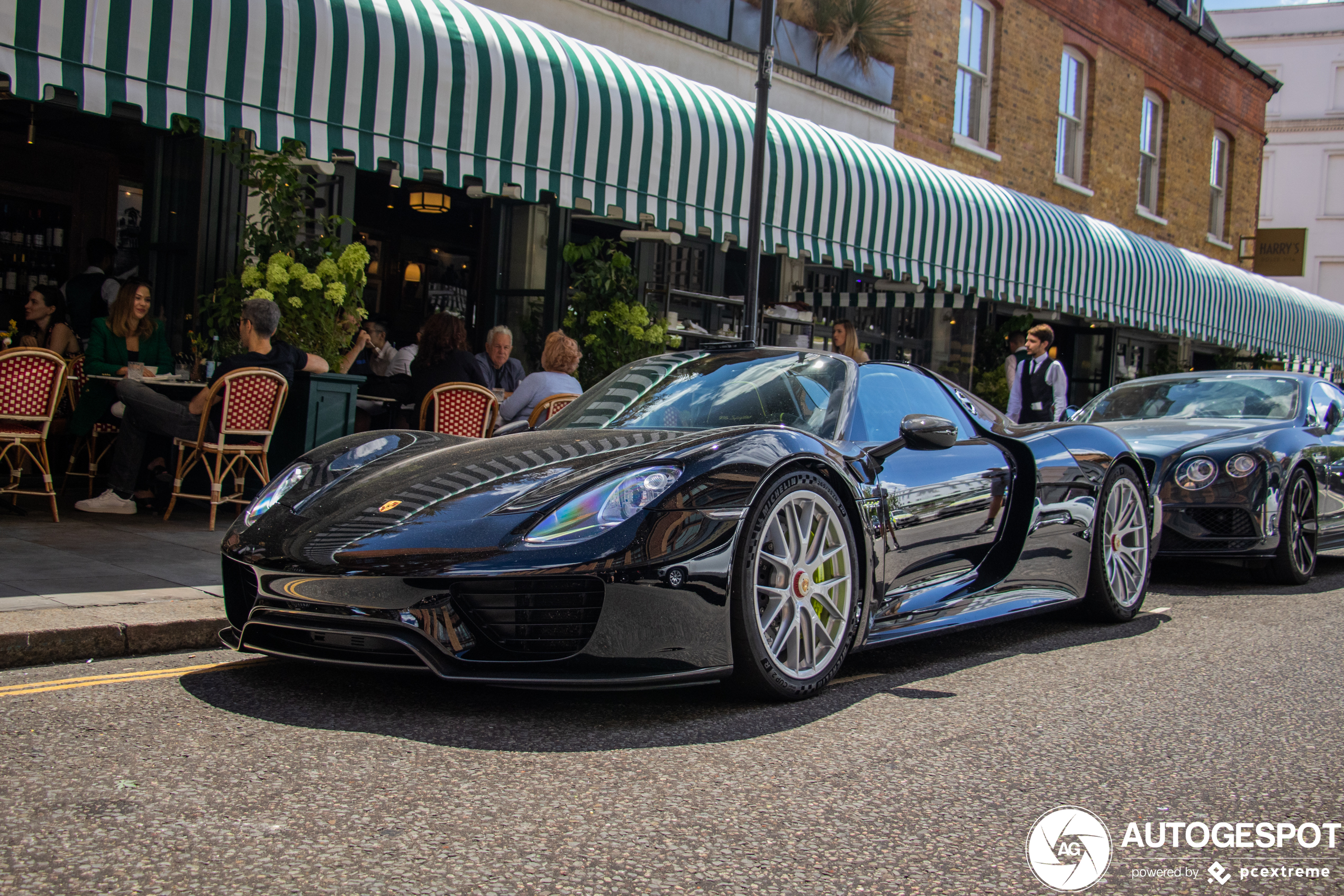 Porsche 918 Spyder Weissach Package