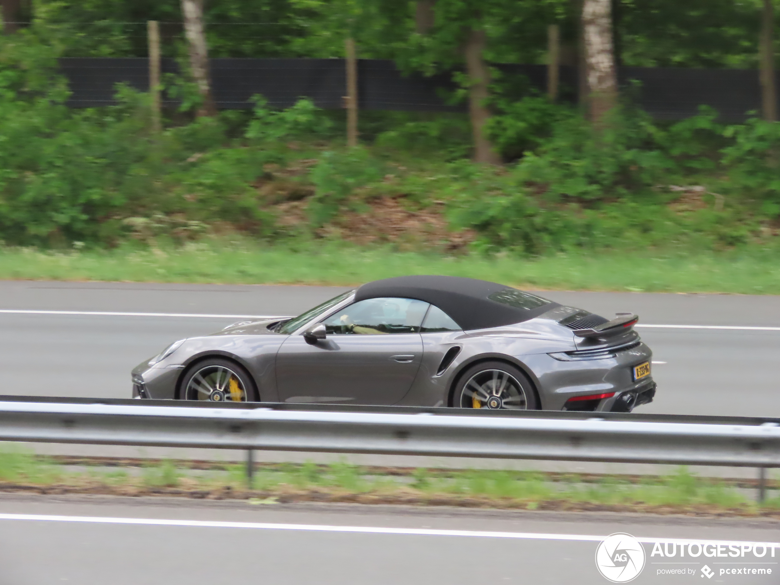 Porsche 992 Turbo S Cabriolet