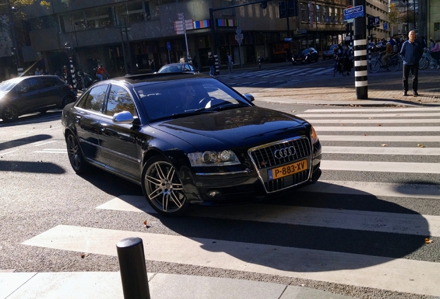 Audi S8 D3