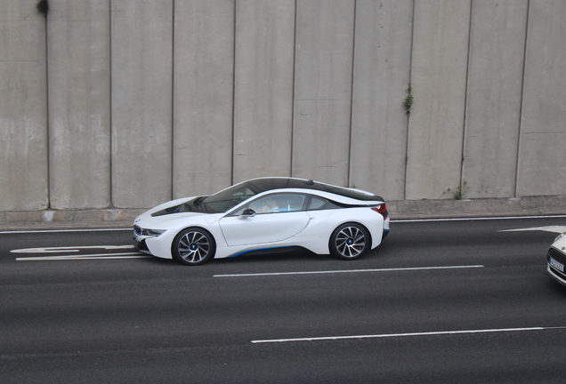 BMW i8