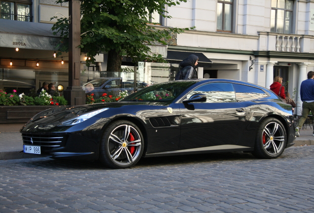 Ferrari GTC4Lusso