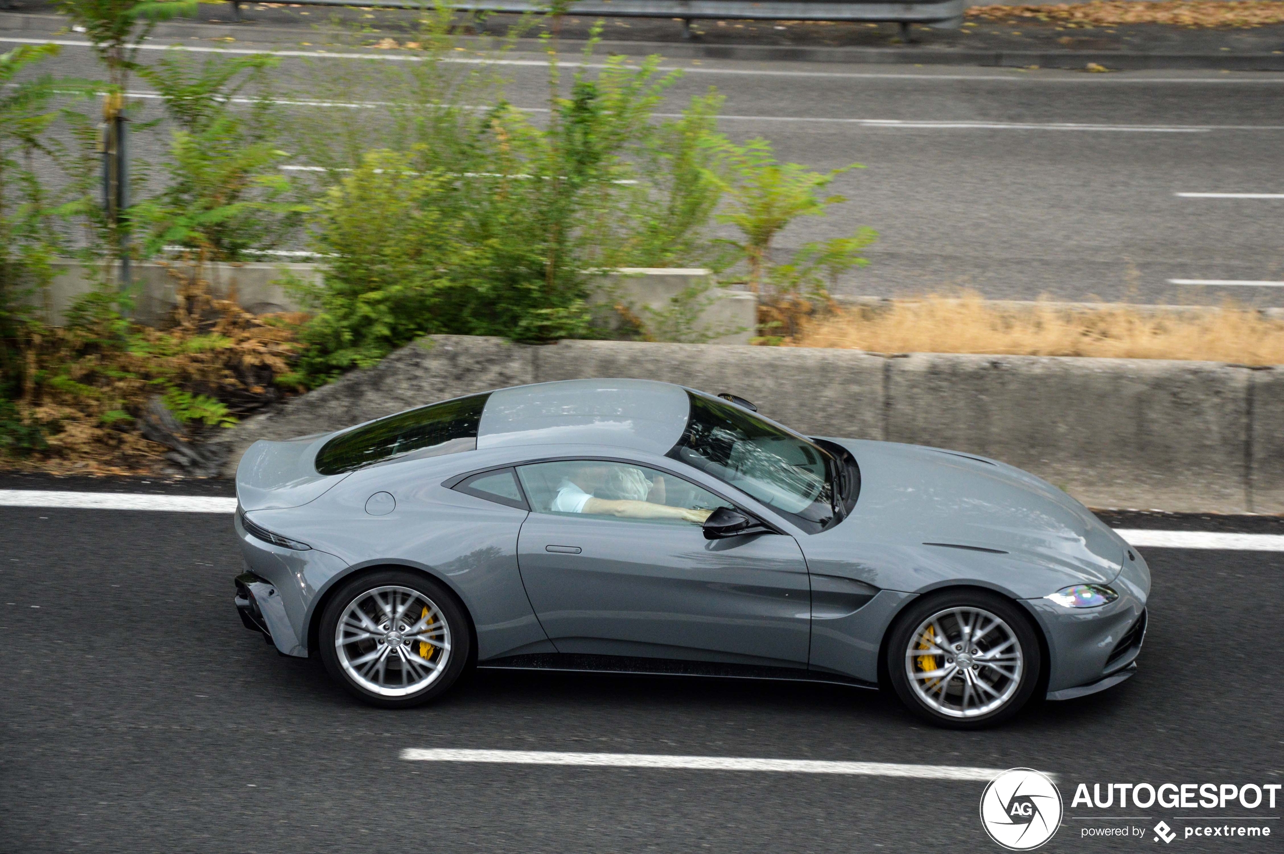 Aston Martin V8 Vantage 2018