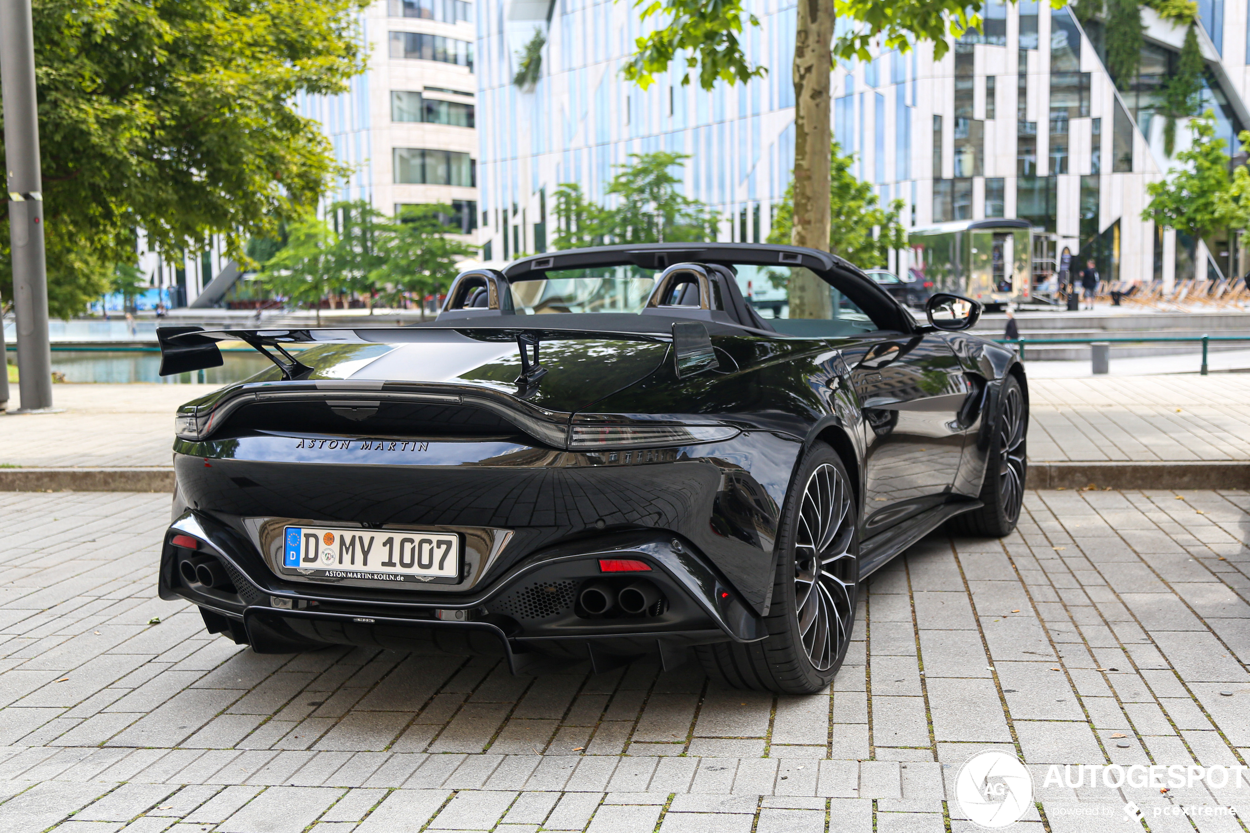 Aston Martin V8 Vantage Formula 1 Edition Roadster