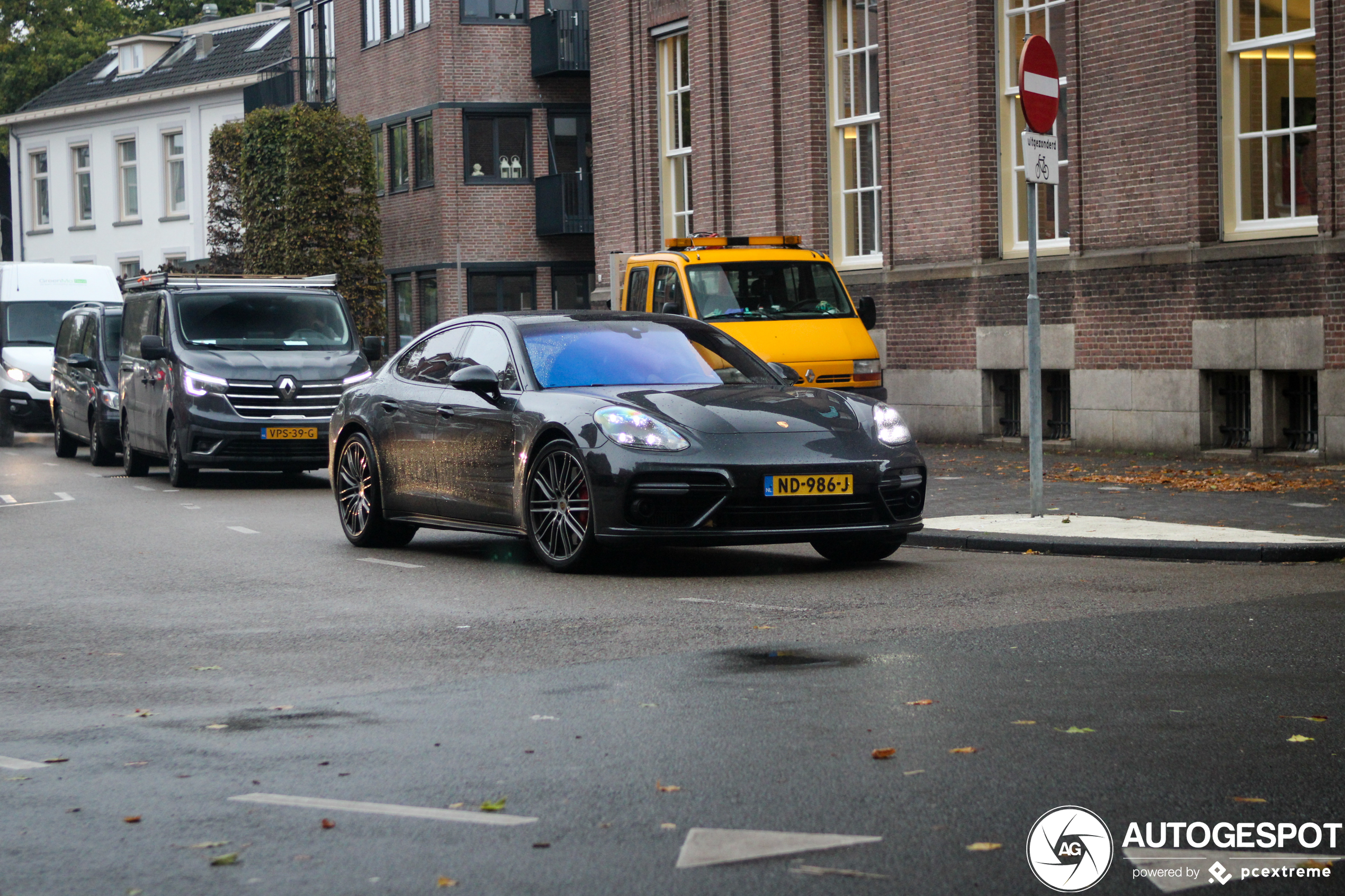 Porsche 971 Panamera Turbo