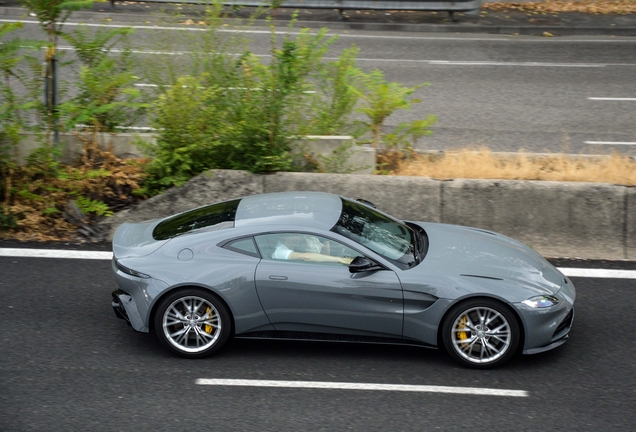 Aston Martin V8 Vantage 2018