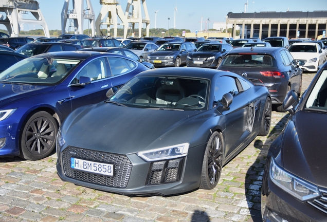 Audi R8 V10 Plus 2015