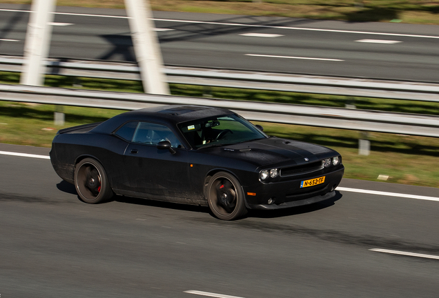 Dodge Challenger SRT-8