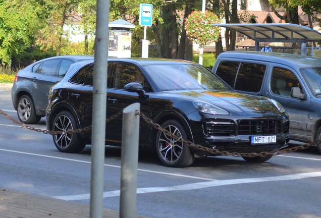 Porsche 9YA Cayenne GTS