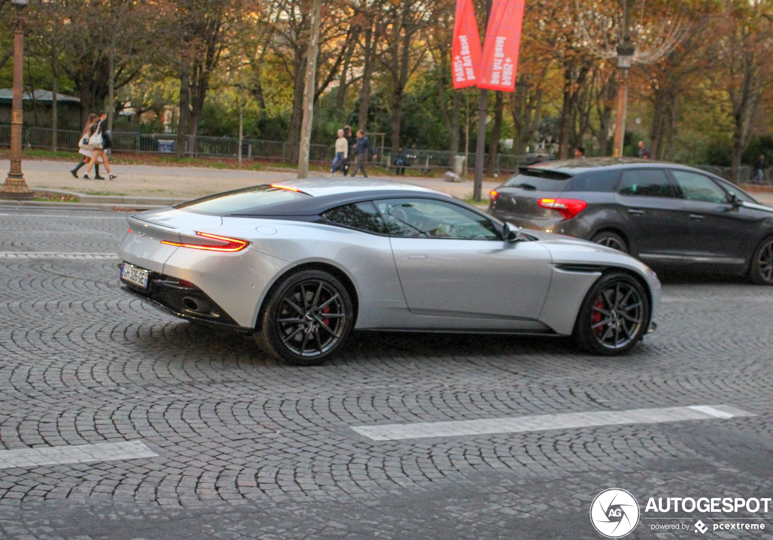 Aston Martin DB11 V8