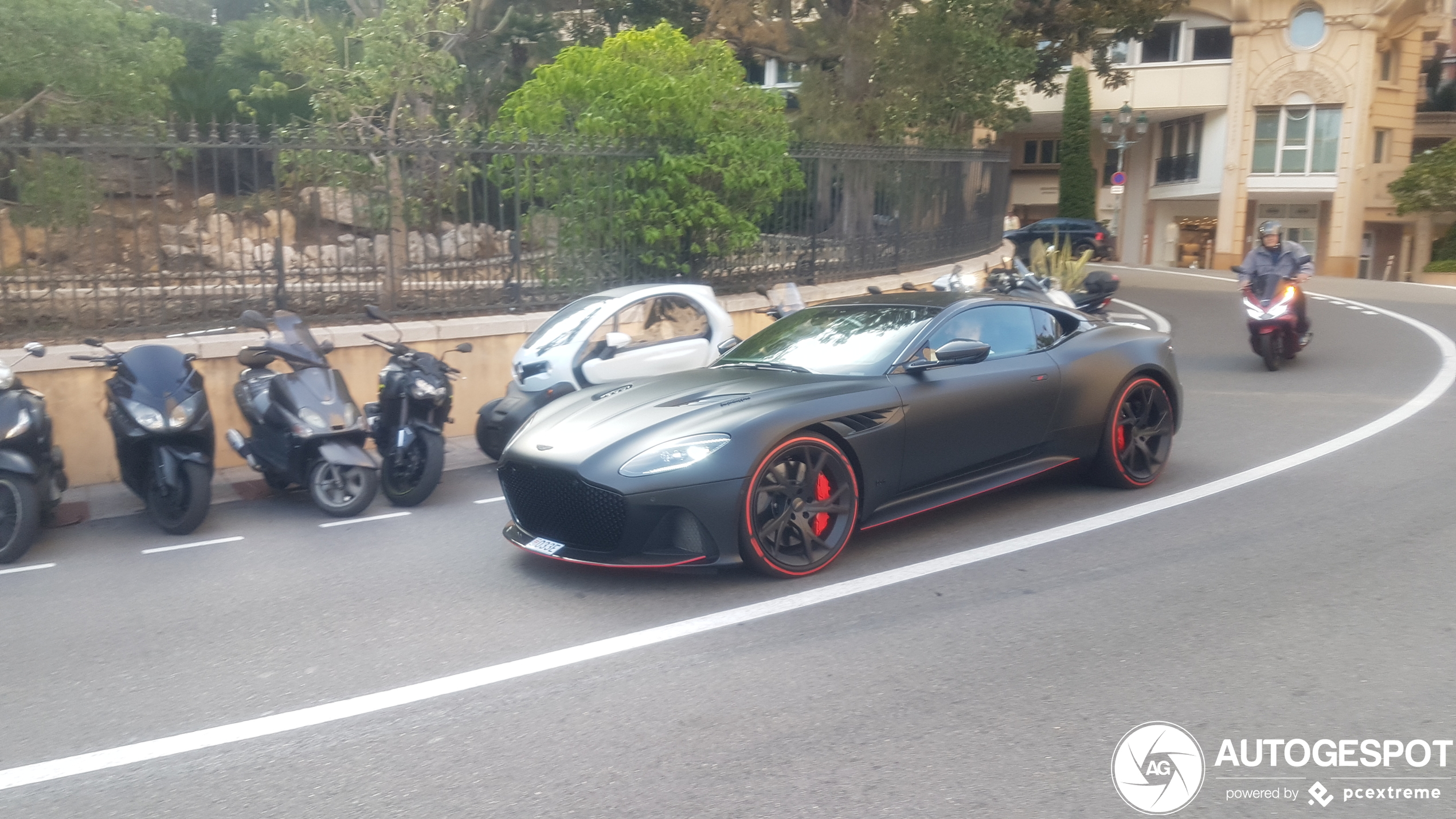 Aston Martin DBS Superleggera