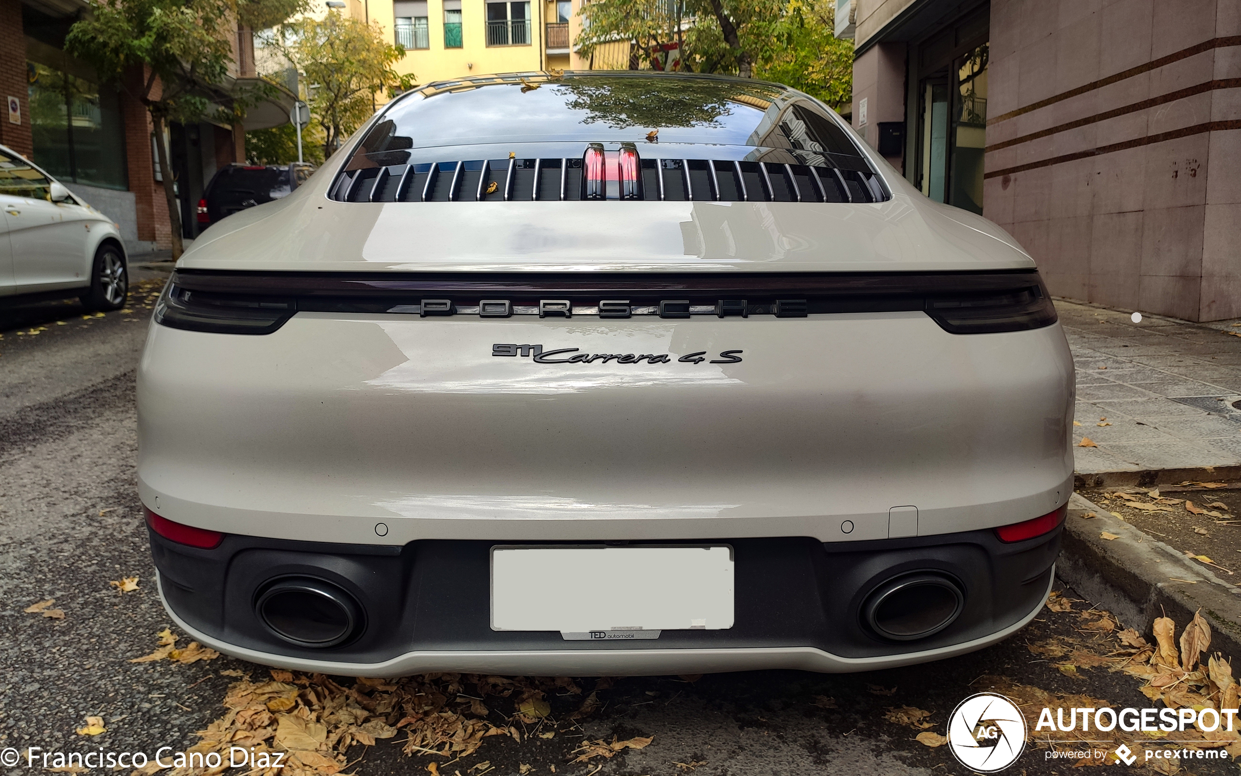 Porsche 992 Carrera 4S