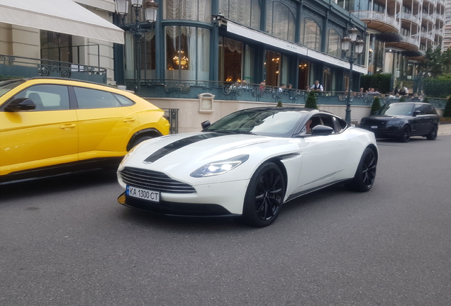 Aston Martin DB11 V8