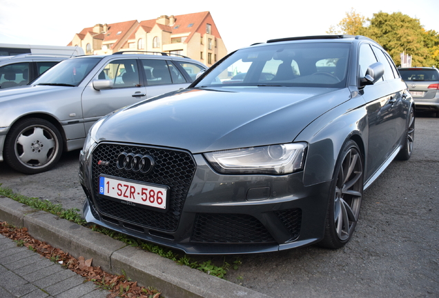 Audi RS4 Avant B8