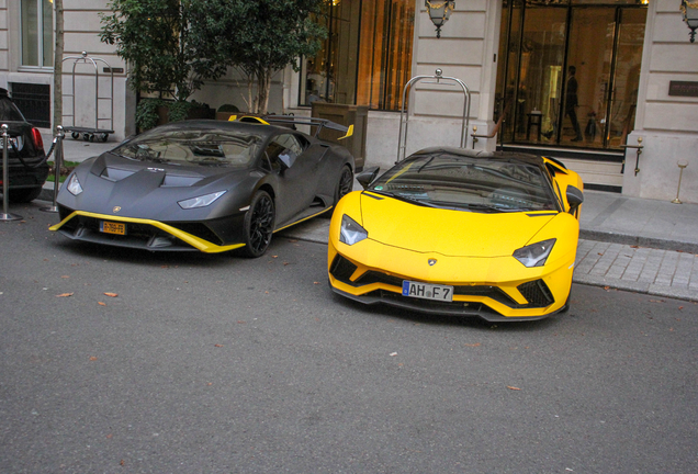 Lamborghini Aventador S LP740-4 Roadster