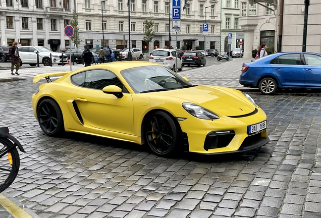 Porsche 718 Cayman GT4