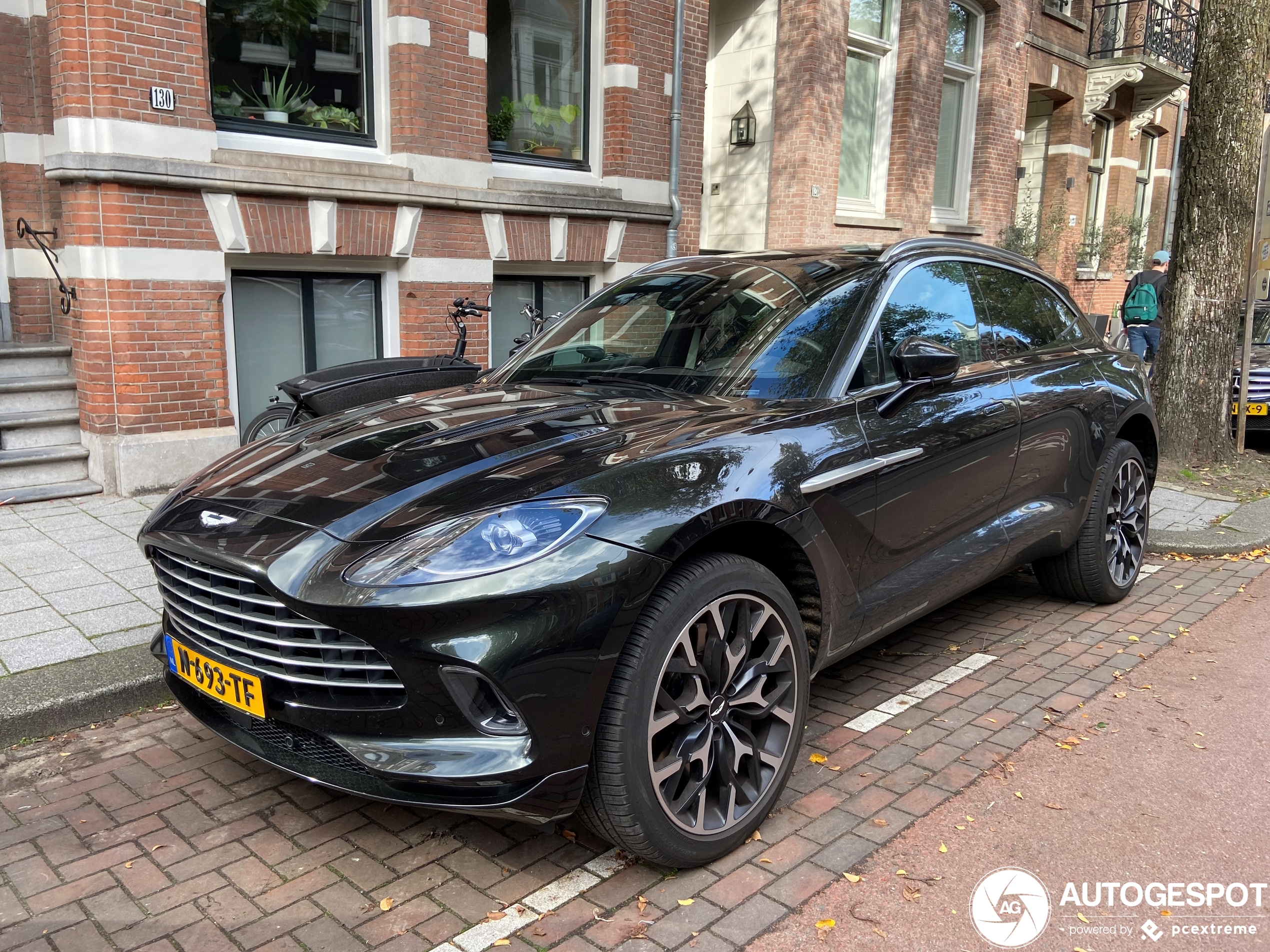 Aston Martin DBX