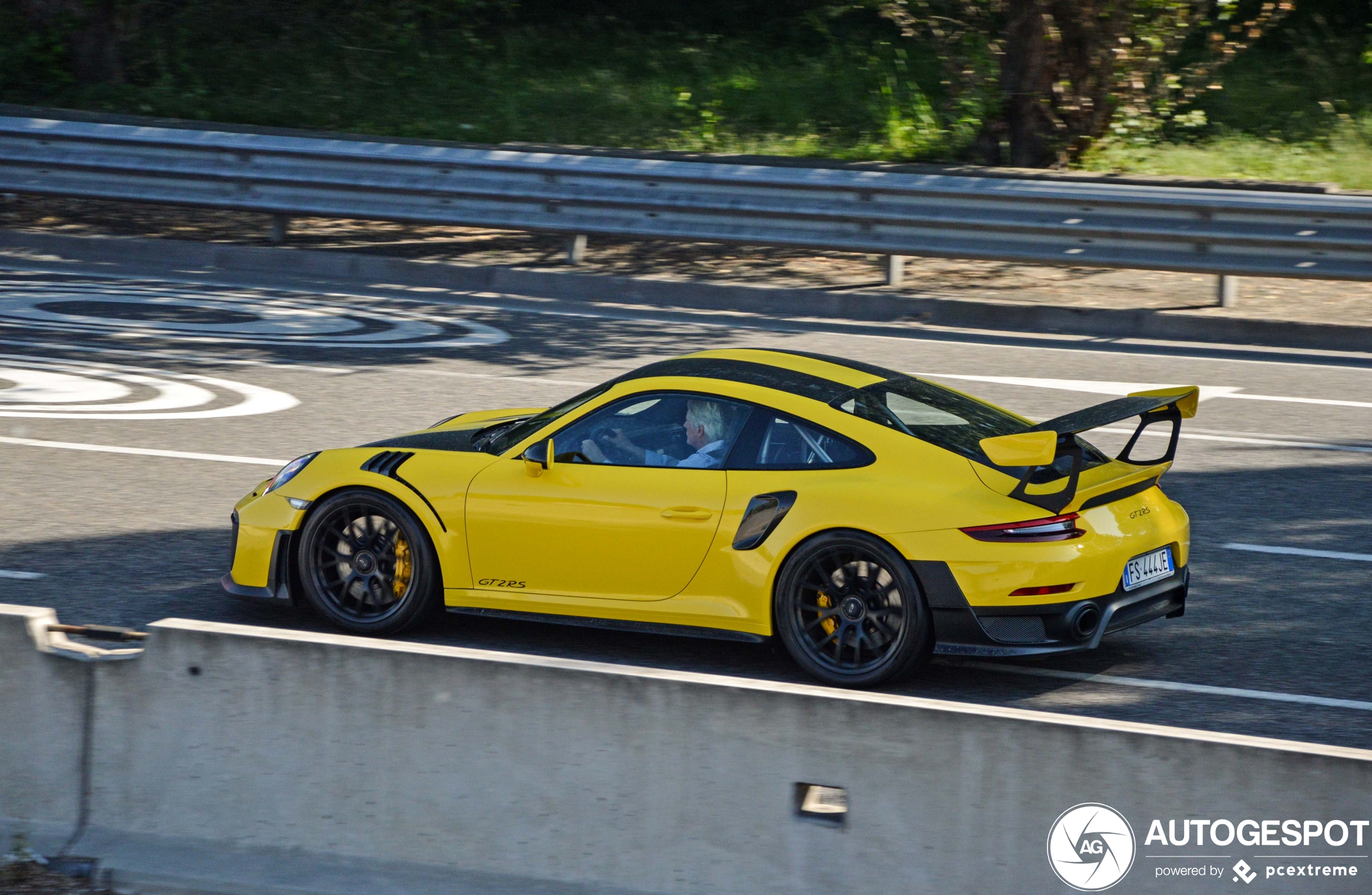 Porsche 991 GT2 RS Weissach Package