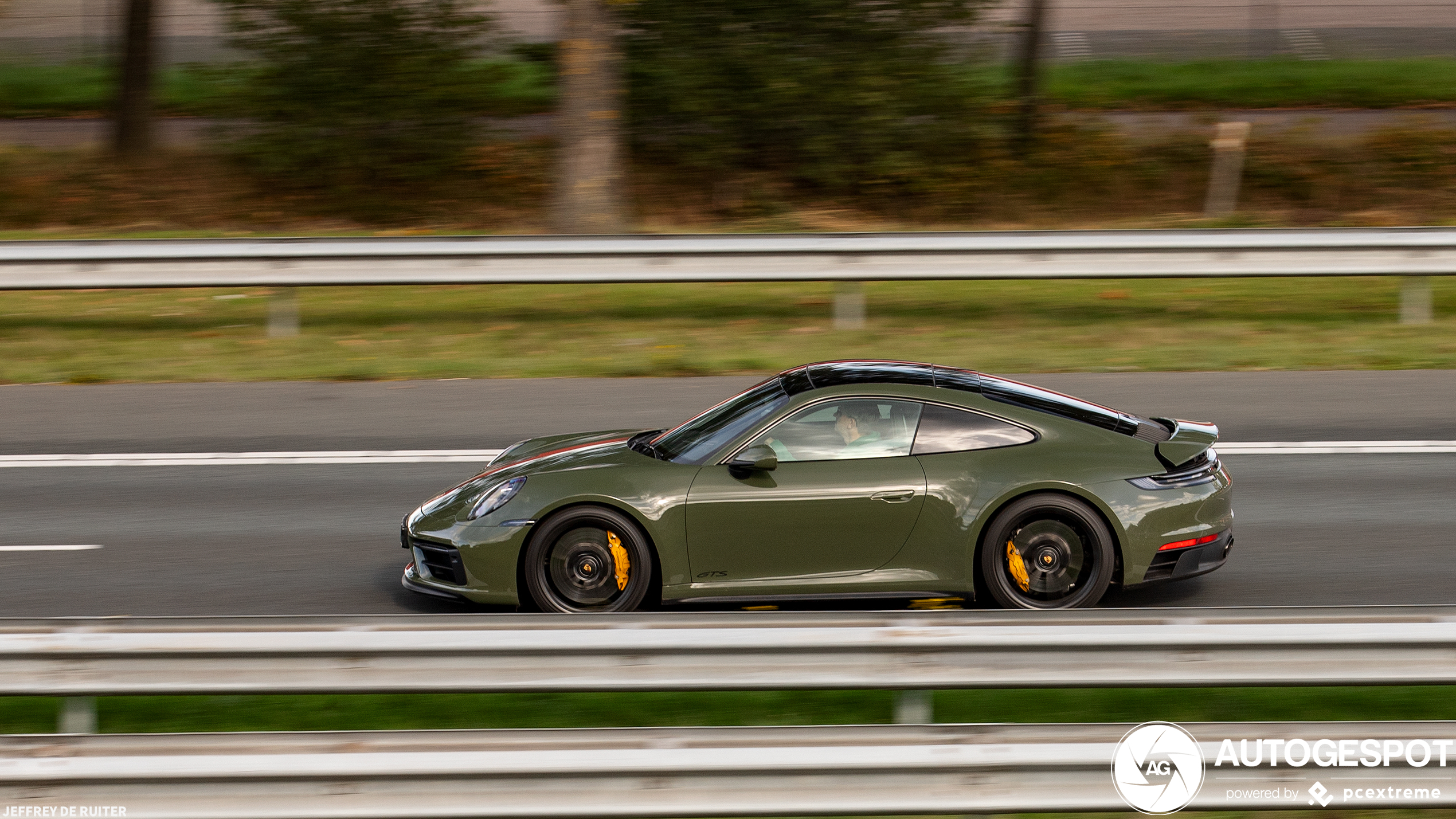 Porsche 992 Carrera GTS