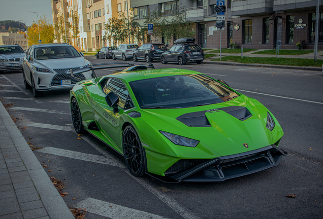 Lamborghini Huracán LP640-2 STO