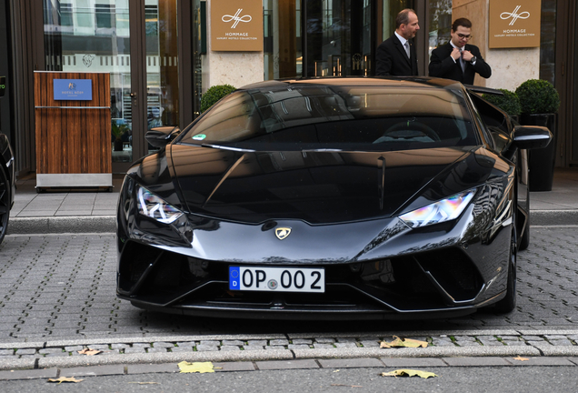 Lamborghini Huracán LP640-4 Performante