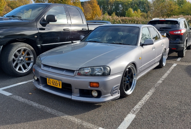 Nissan Skyline R34 Sedan