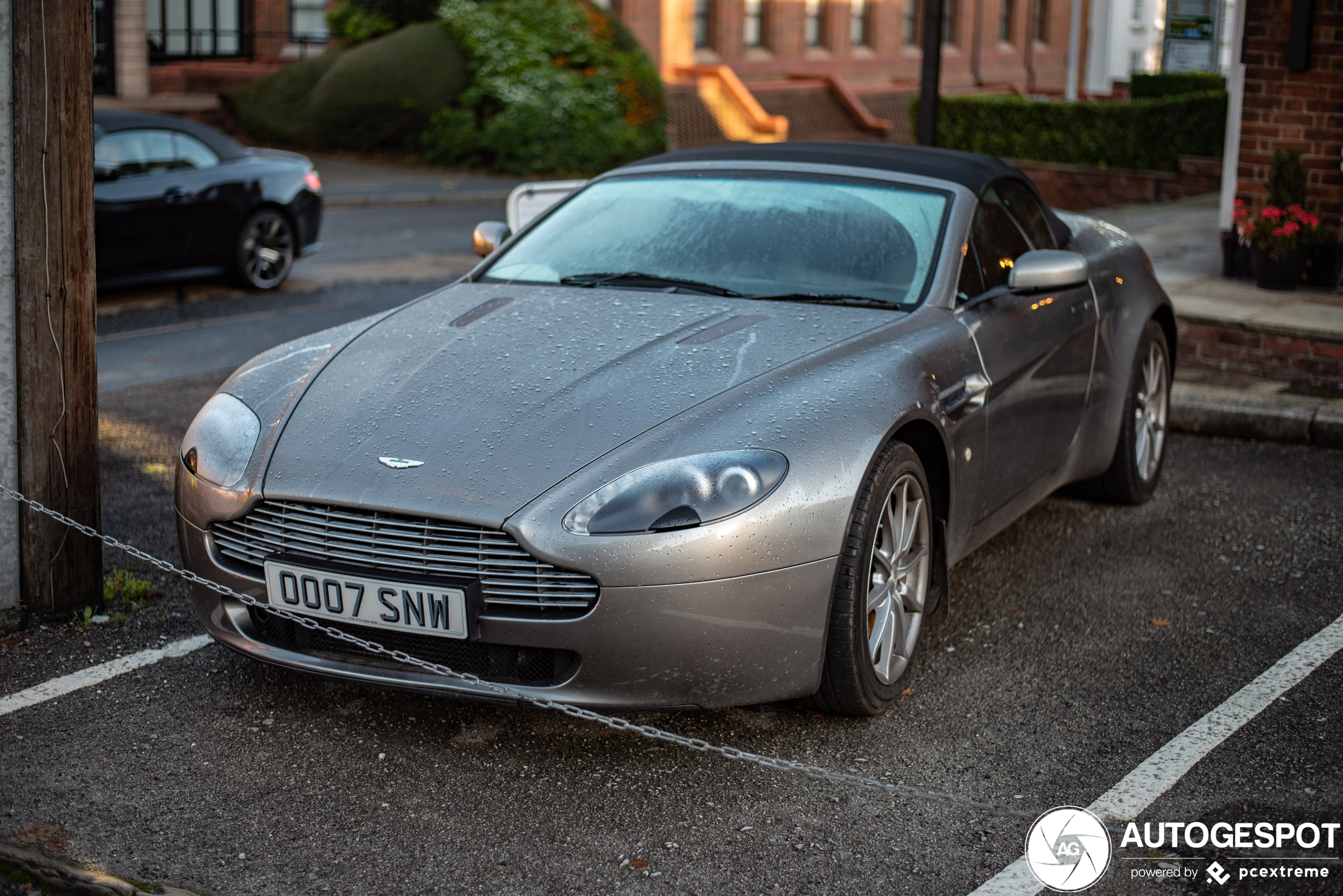 Aston Martin V8 Vantage Roadster