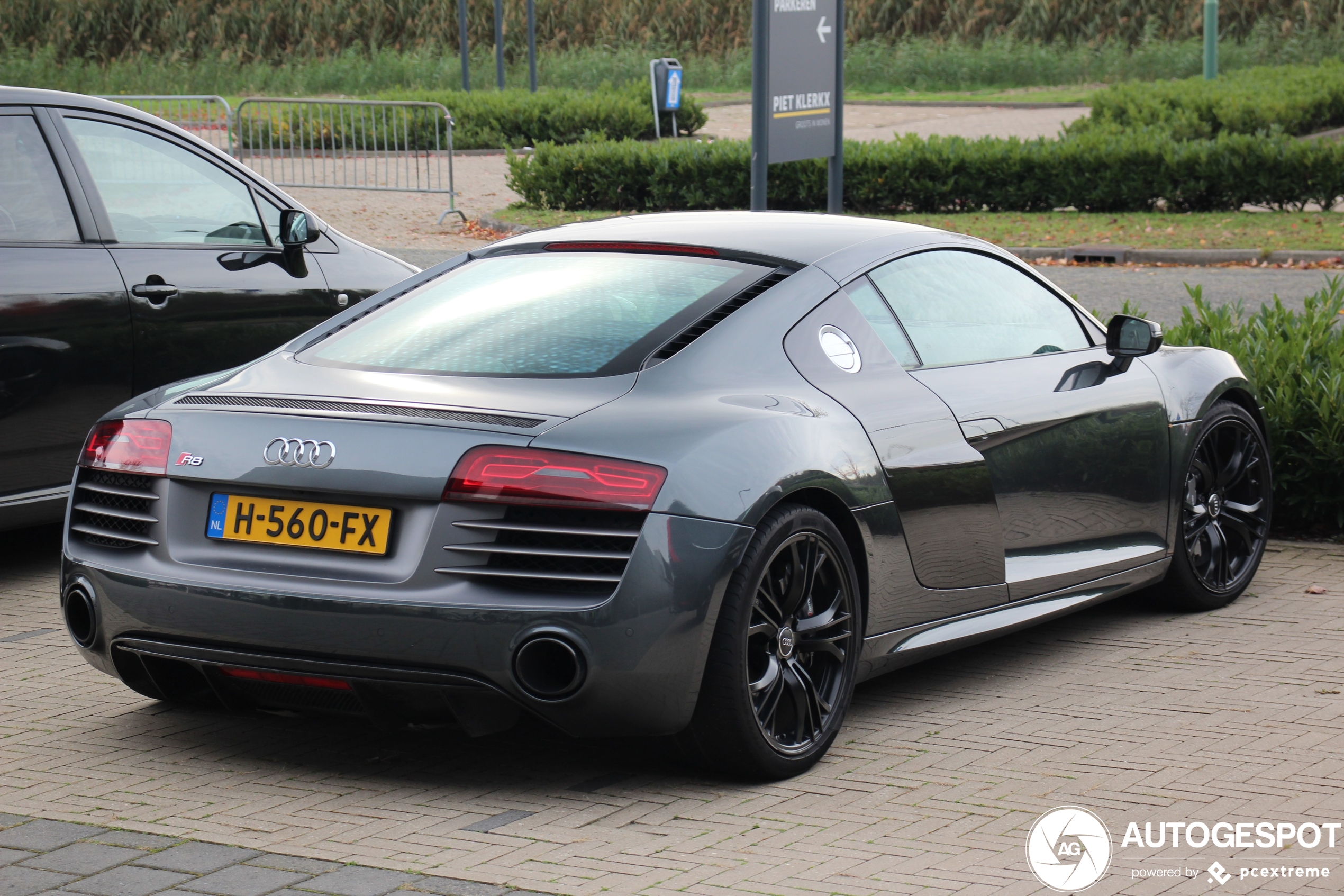 Audi R8 V10 Plus 2013