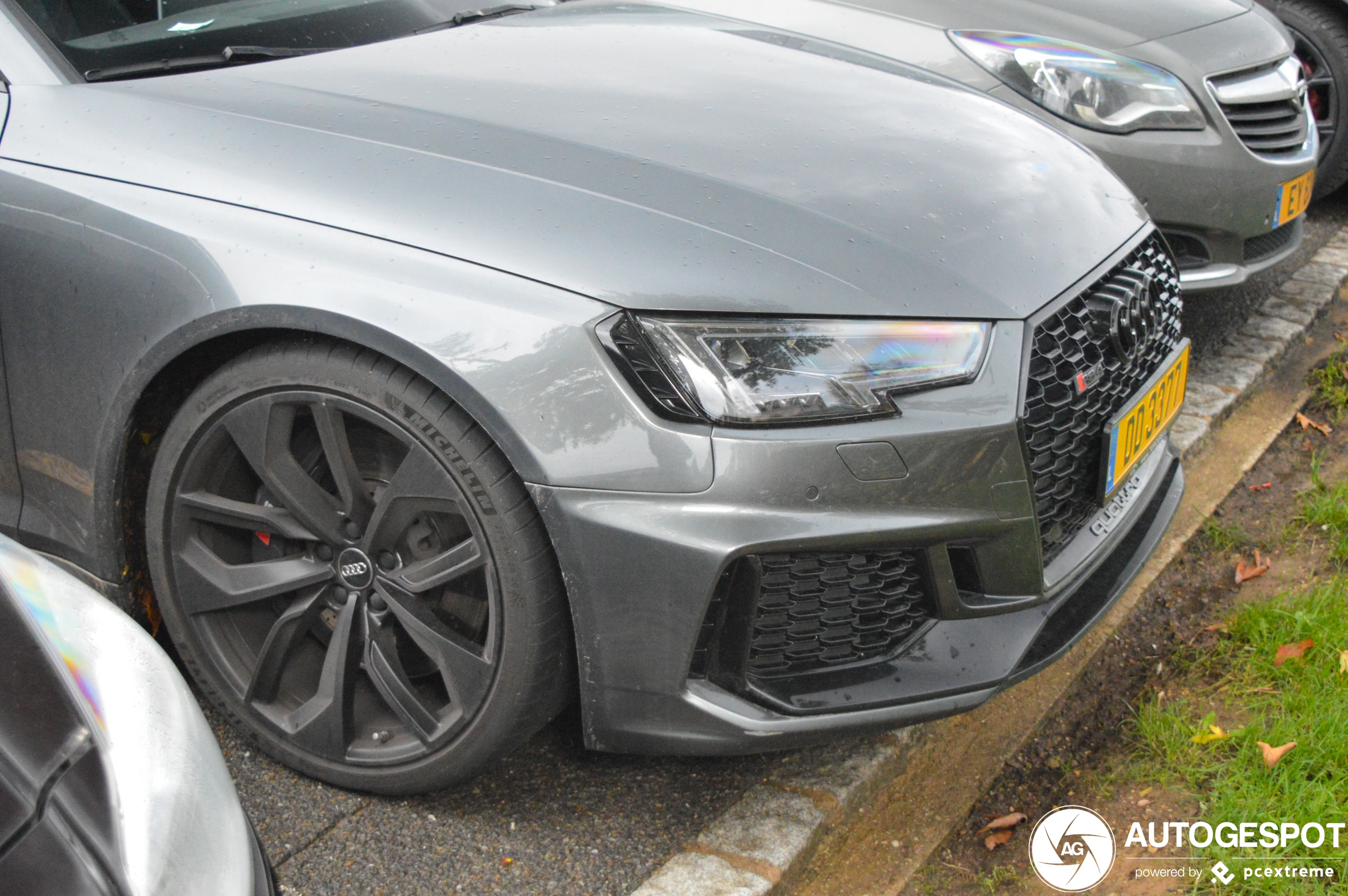 Audi RS4 Avant B9