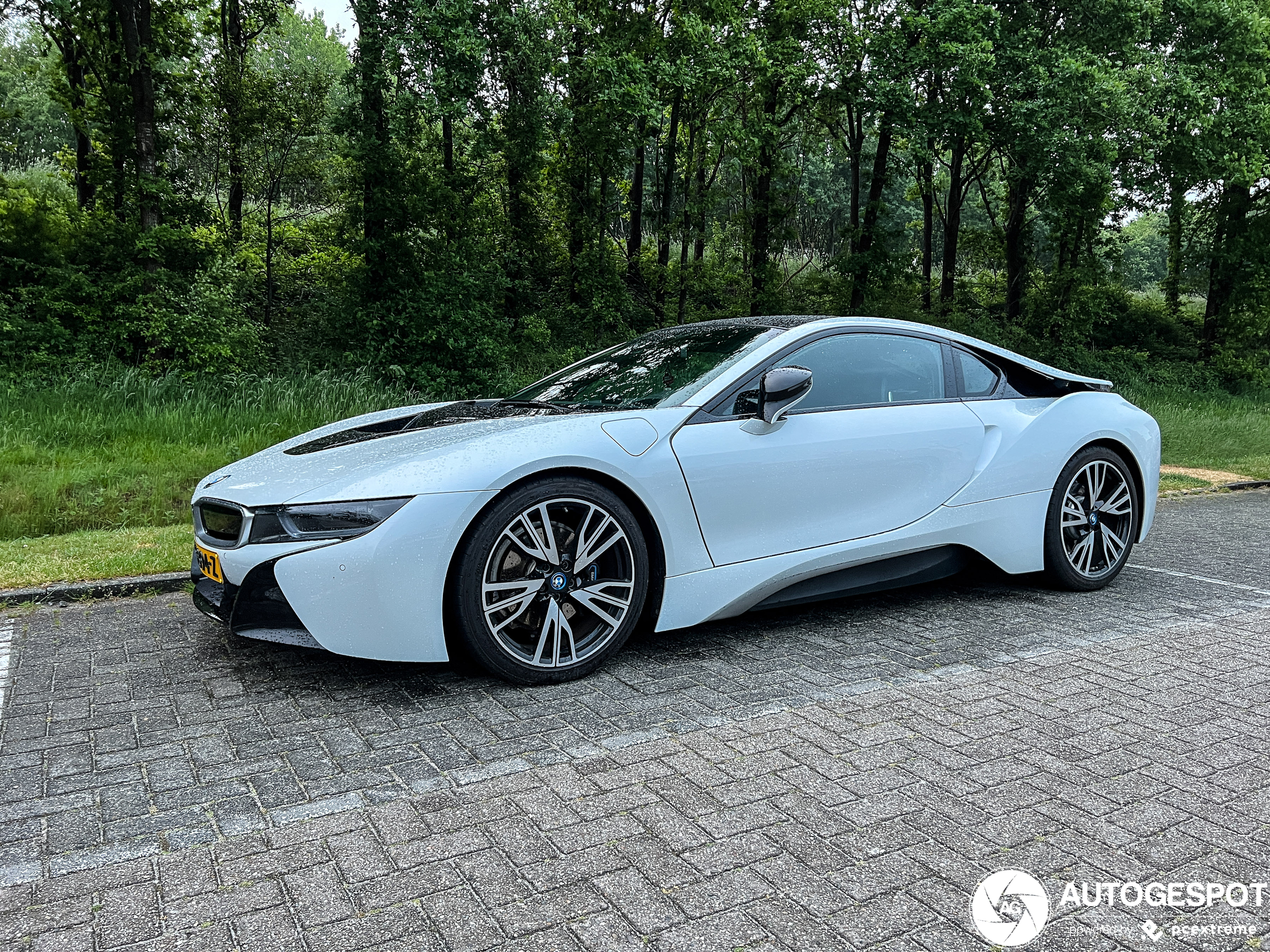 BMW i8