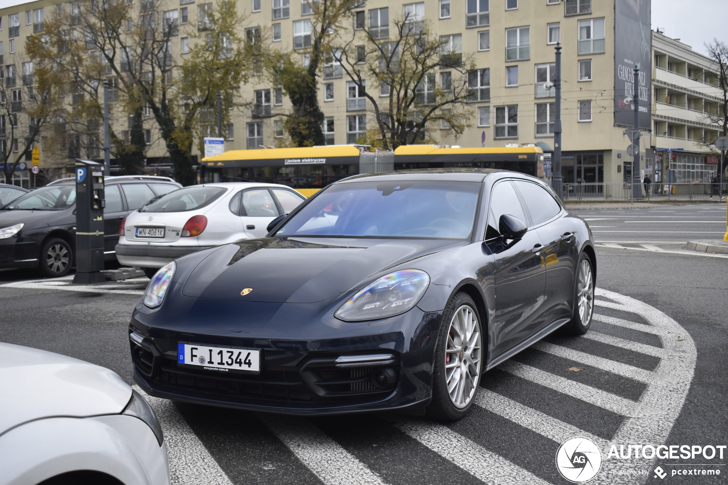 Porsche 971 Panamera GTS Sport Turismo