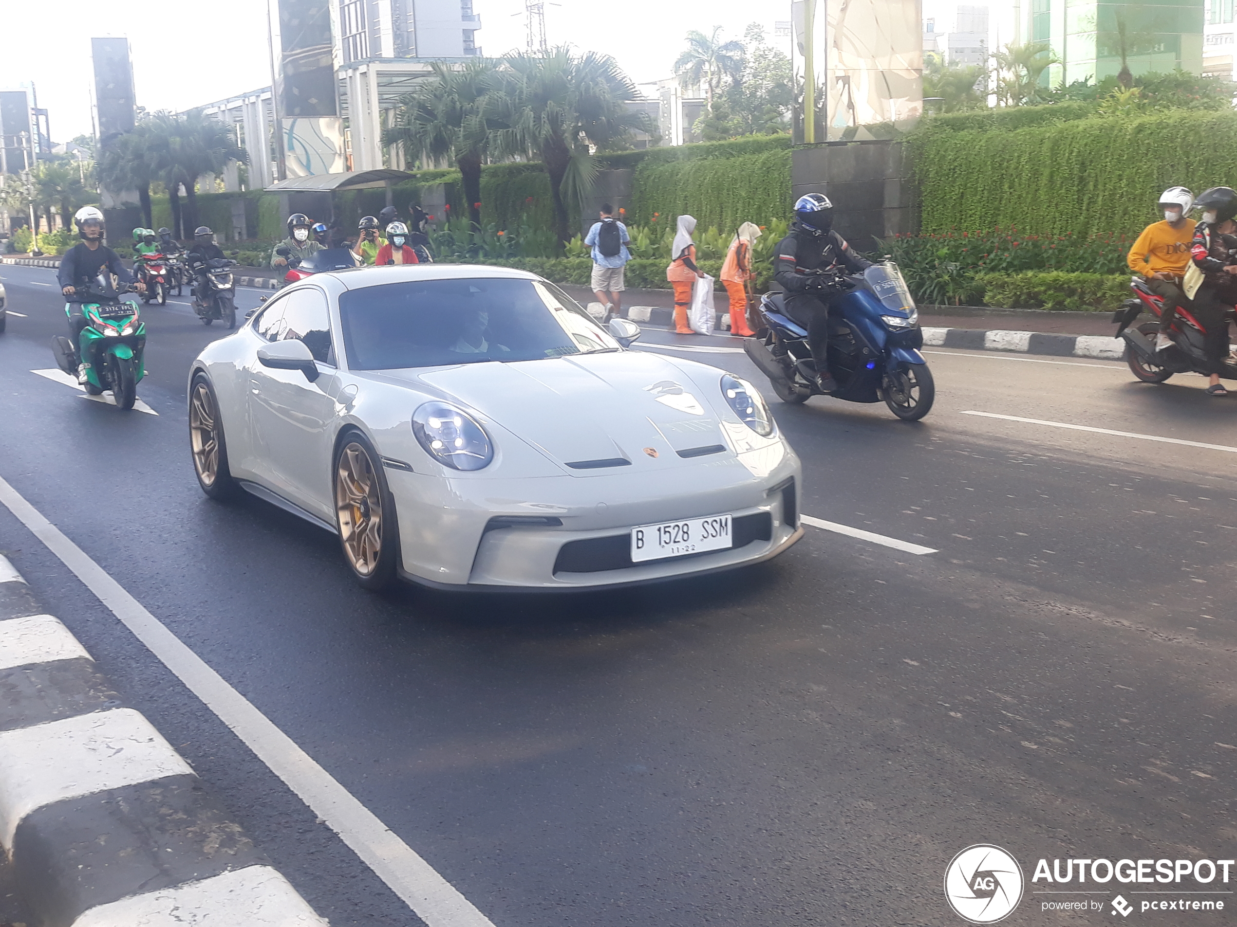 Porsche 992 GT3 Touring