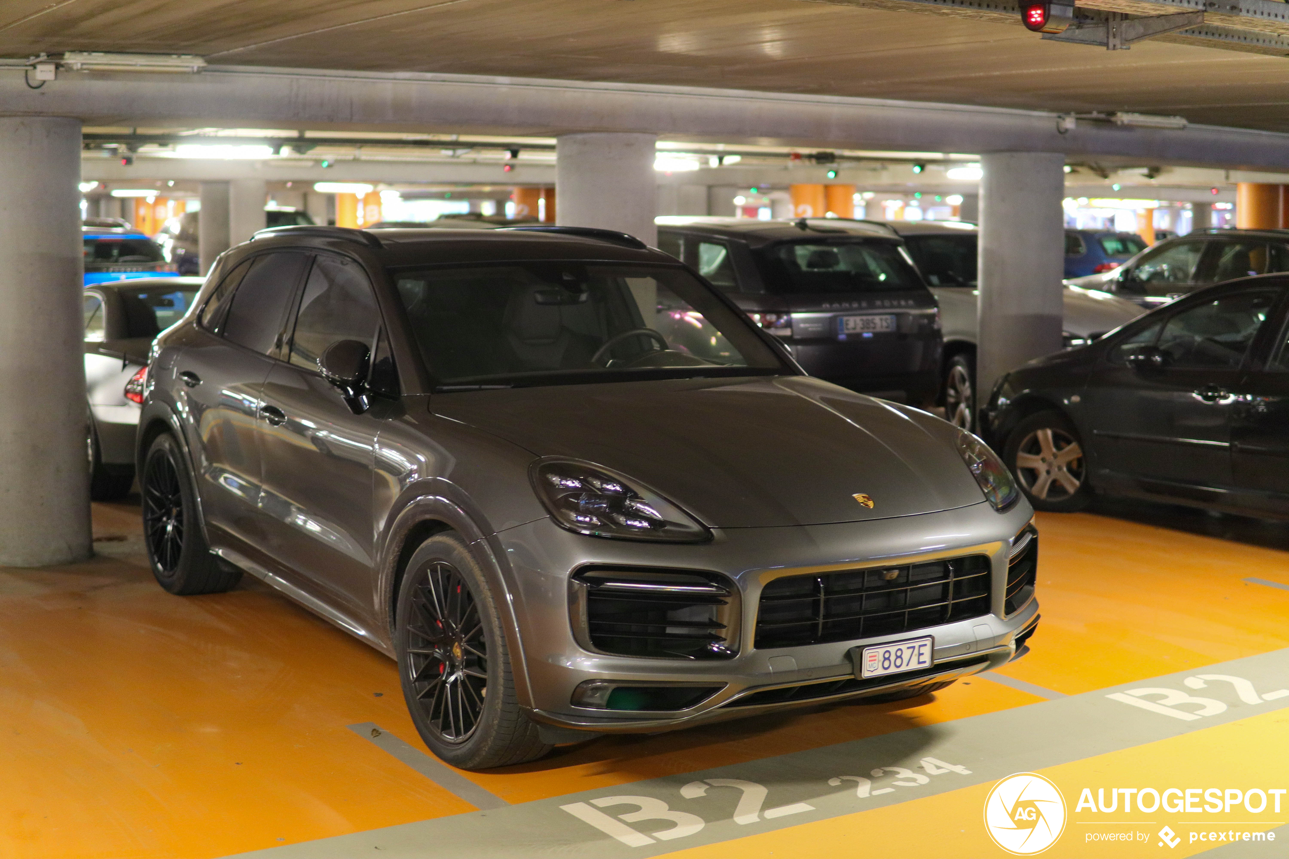 Porsche 9YA Cayenne GTS