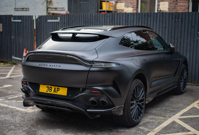 Aston Martin DBX707