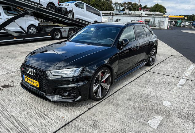 Audi RS4 Avant B9