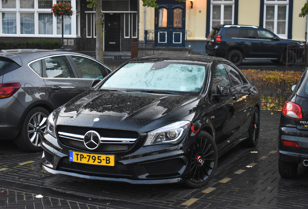 Mercedes-Benz CLA 45 AMG C117