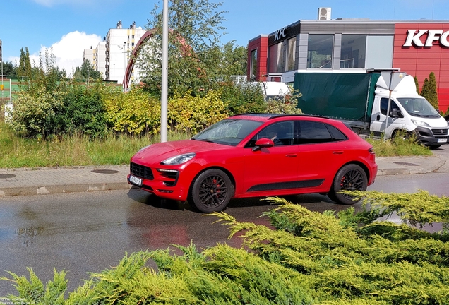 Porsche 95B Macan GTS