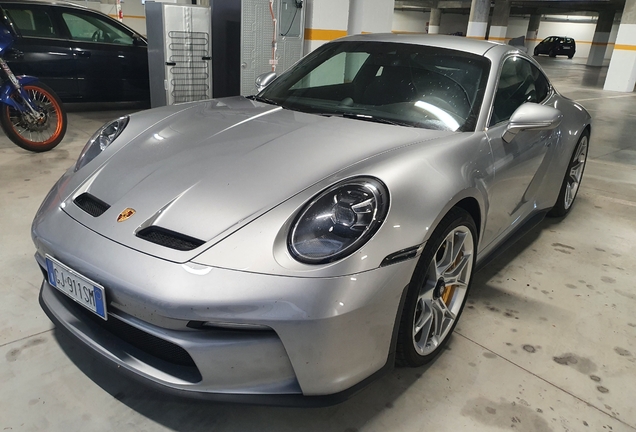 Porsche 992 GT3 Touring