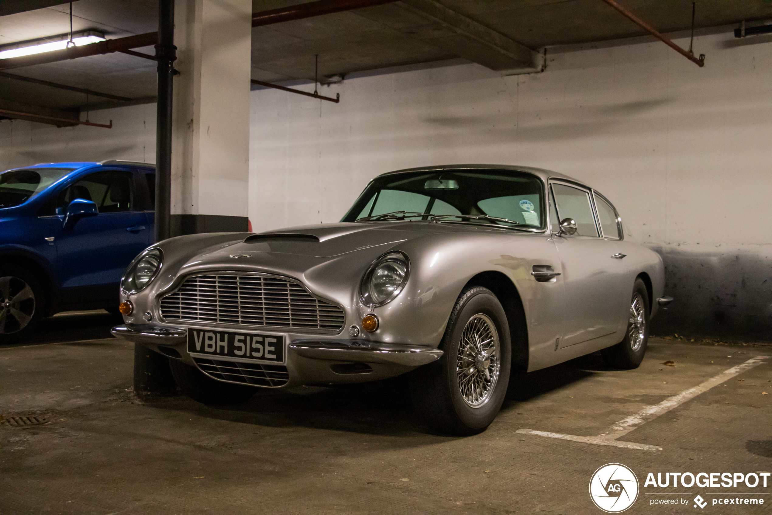 Aston Martin DB6 MKI