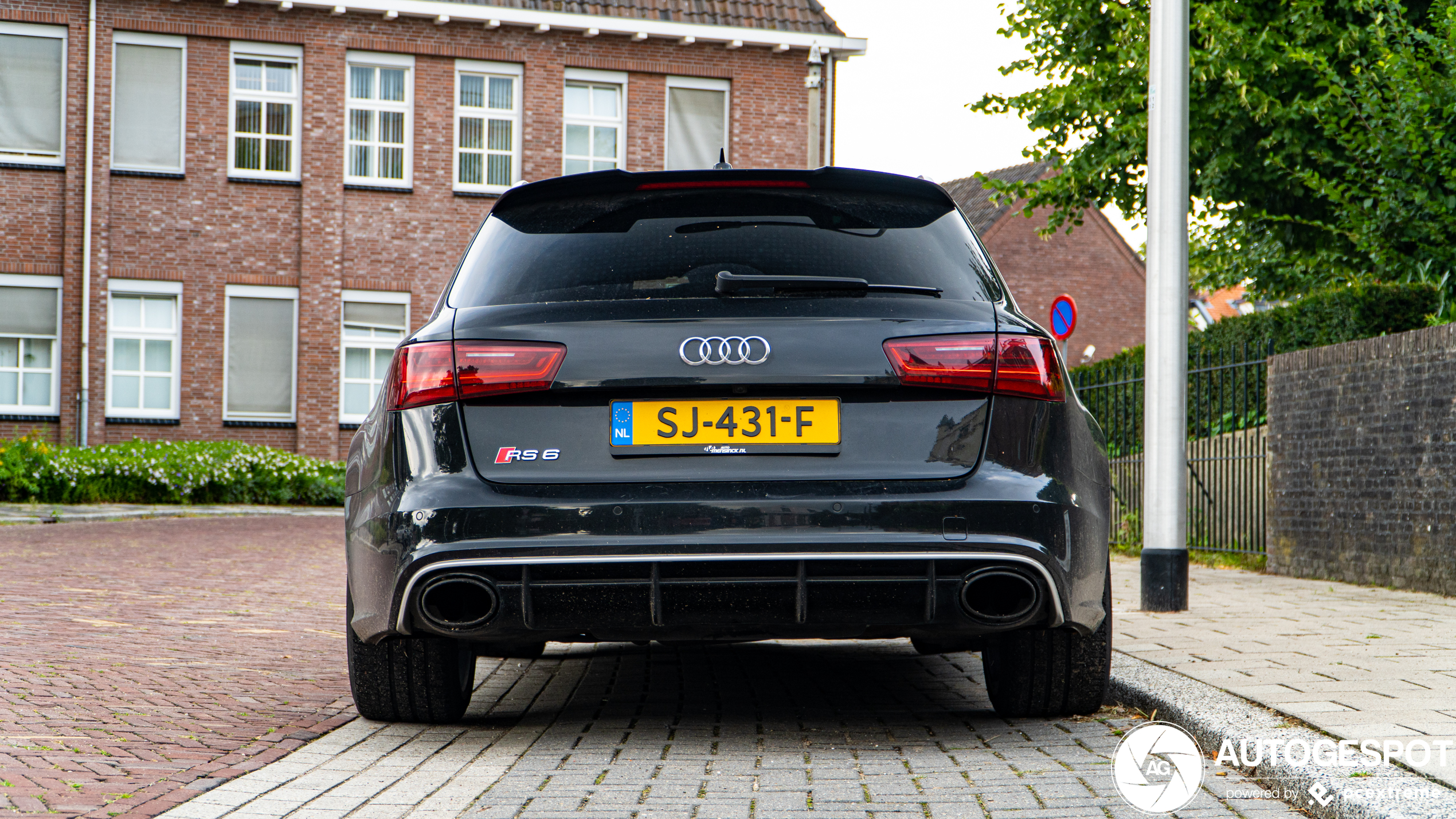 Audi RS6 Avant C7 2015