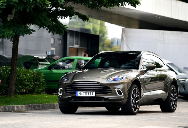 Aston Martin DBX