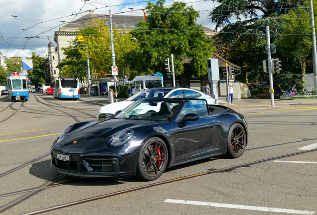 Porsche 992 Carrera 4 GTS Cabriolet