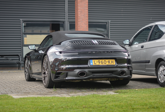 Porsche 992 Carrera 4S Cabriolet